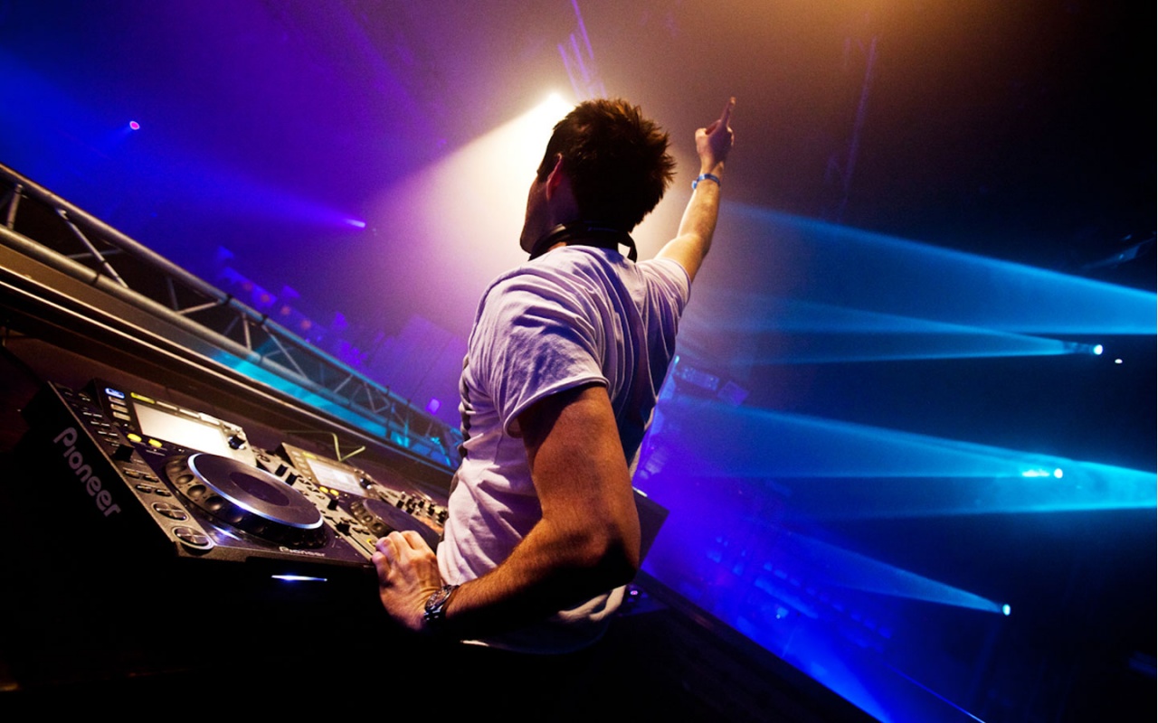 dj-wallpaper-2013-gareth-emery-1280x800jpg